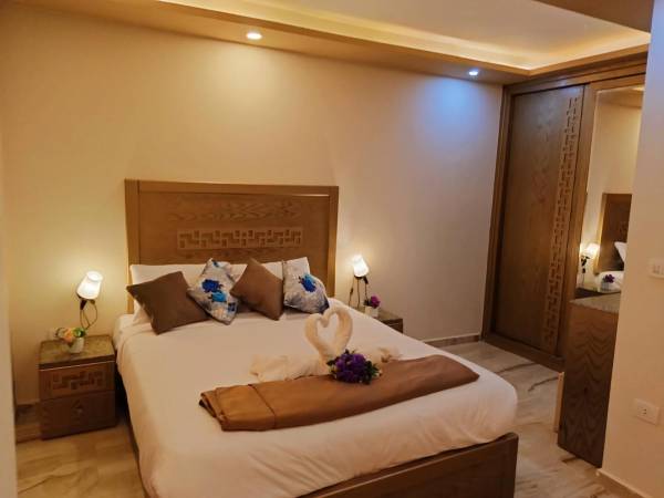 King Room with Mountain View